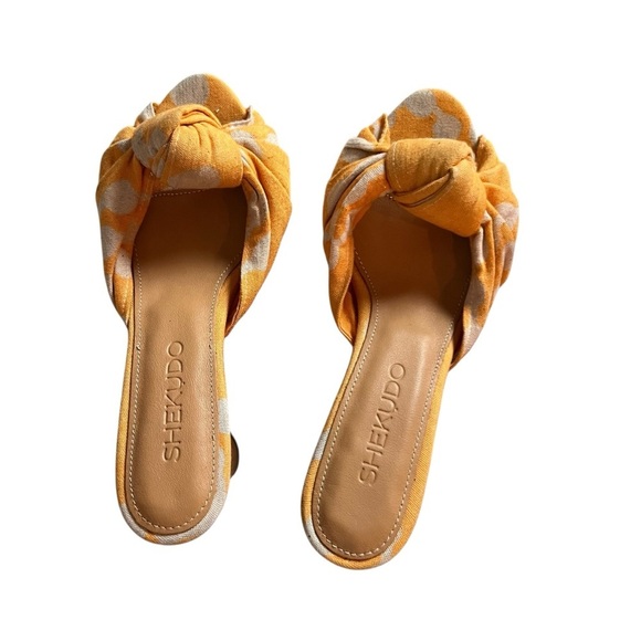 NWOT Shekudo Billy Button Slide Sandal in Yellow SZ 9 - Picture 3 of 3